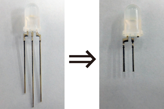 砲弾型LEDのリードカット